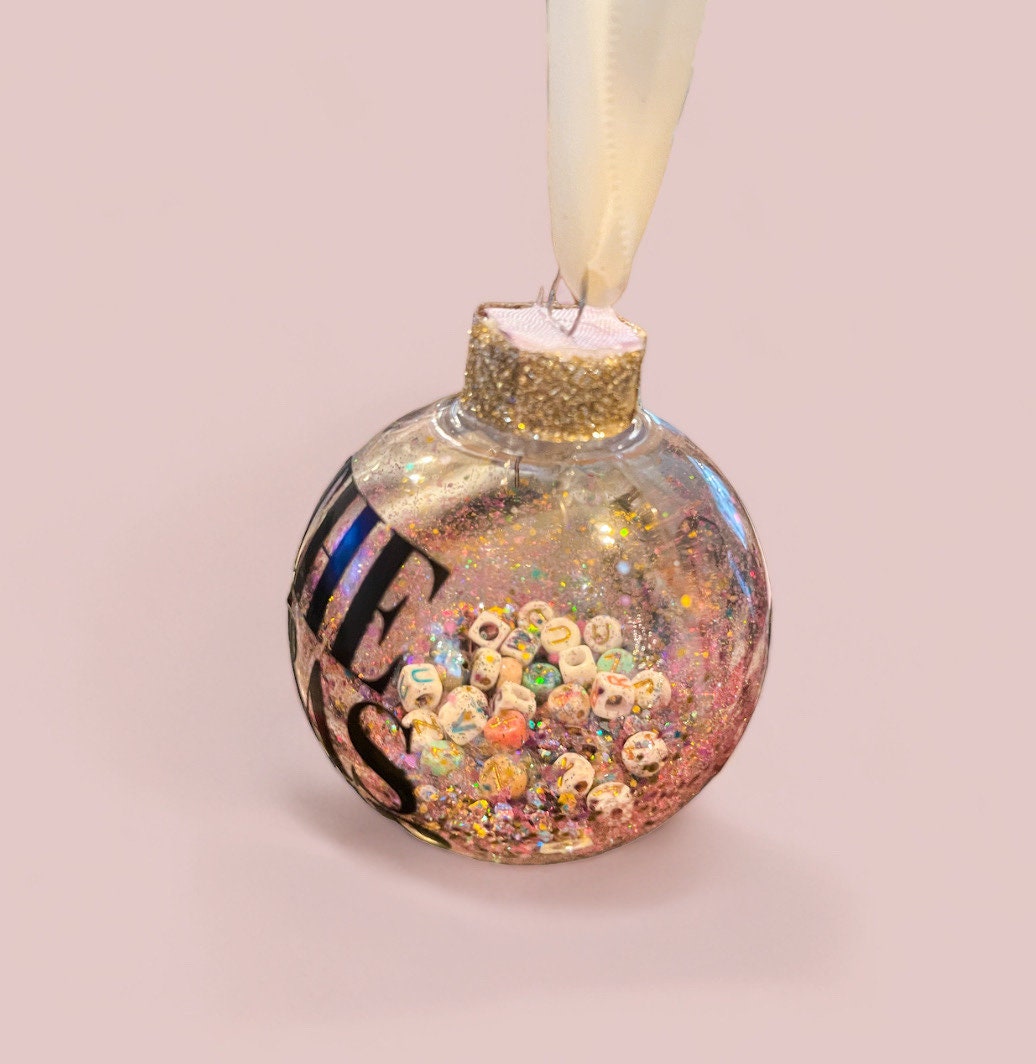 Taylor Ornament - Eras Tour Friendship Bracelet Keepsake, Cute Gift for Fans & Collectors, Perfect Holiday Decor
